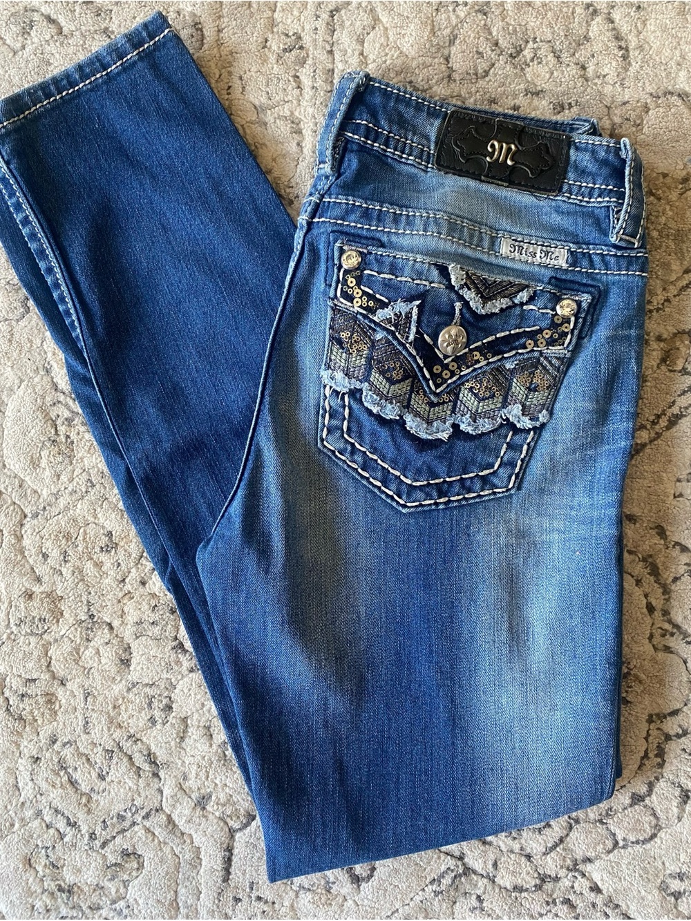 Miss Me Dark Blue Embellished Pocket Skinny Jeans. Mid Rise Skinny. Size 28.